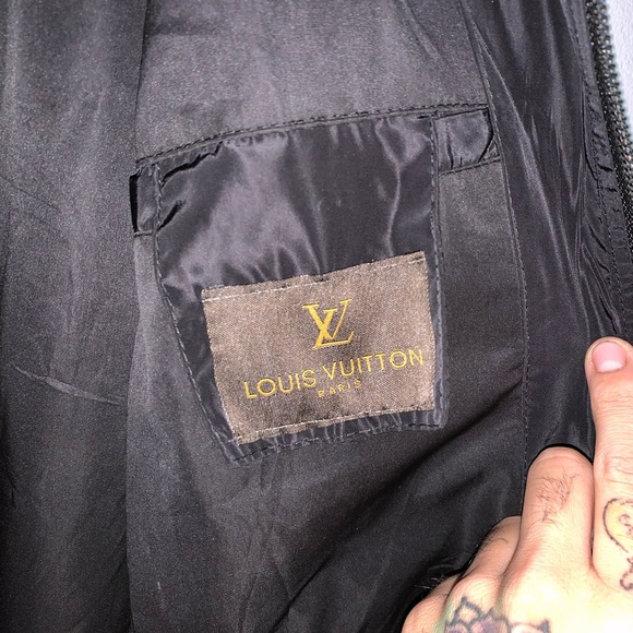 LV Windbreaker Jacket size L - Picture 3 of 3